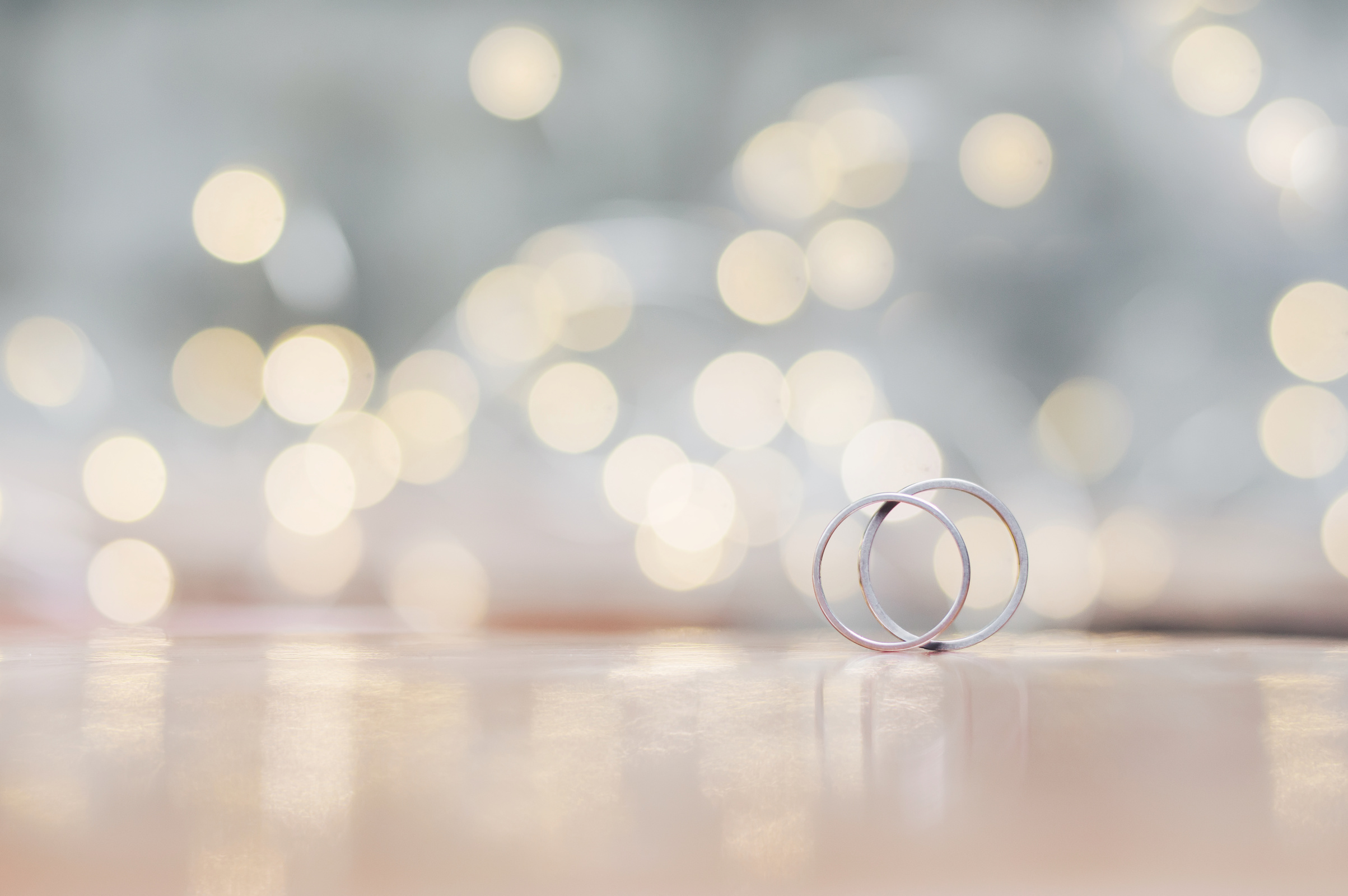 Wedding rings with shiny light